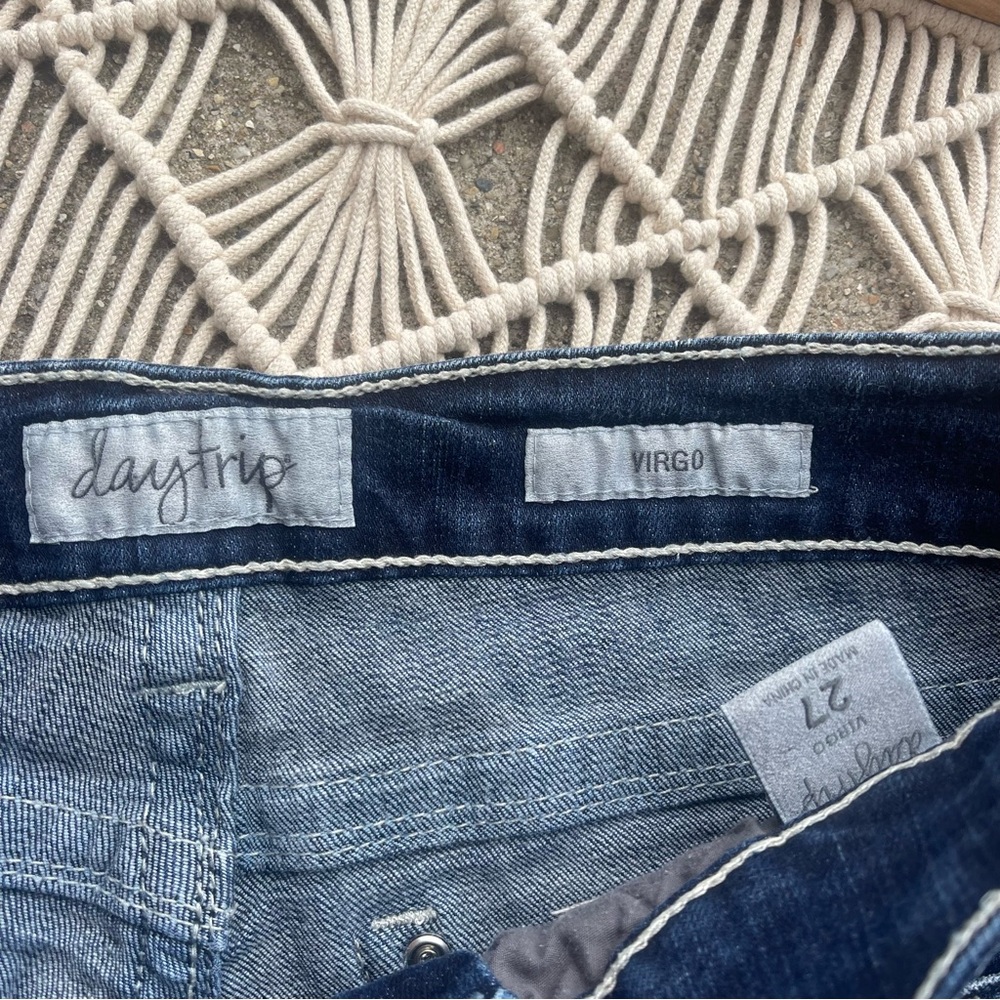 Daytrip Jean Shorts Size 27 - Picture 4 of 6
